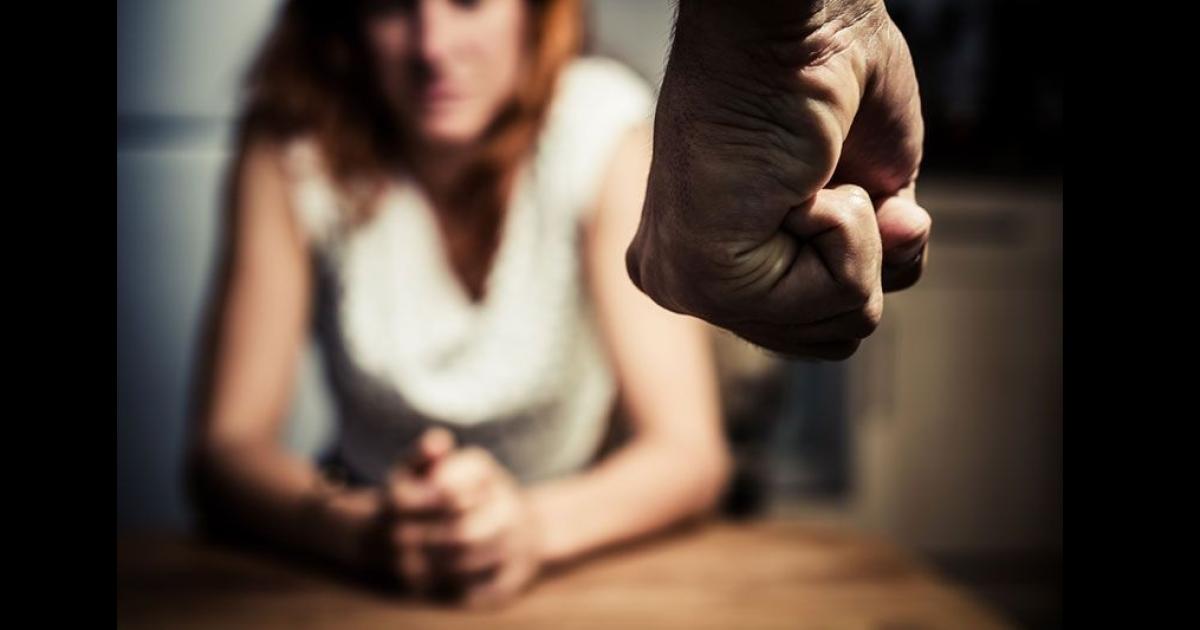 Detienen a un hombre acusado de agredir a su esposa en Los Quiroga