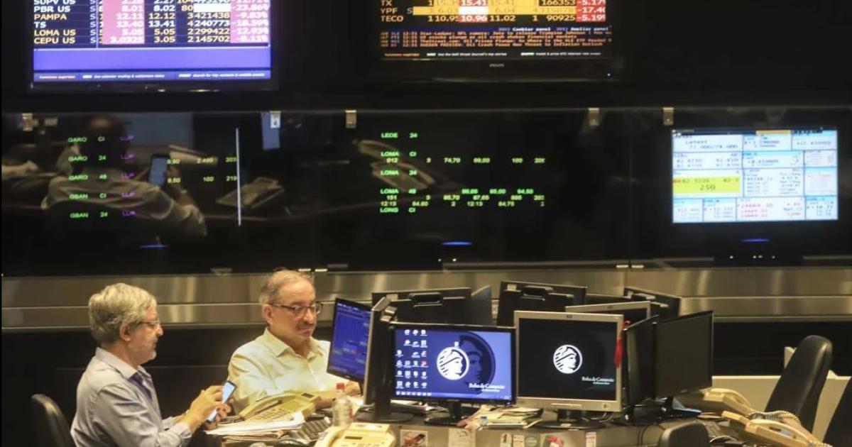 El riesgo paiacutes perfora los 500 puntos y los bonos rebotan hasta 1-en-porciento-