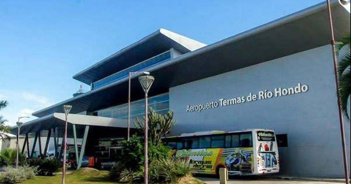 Cierre de Aeroparque- se cancelan los vuelos en Las Termas de Riacuteo Hondo y reprograman la actividad en Santiago