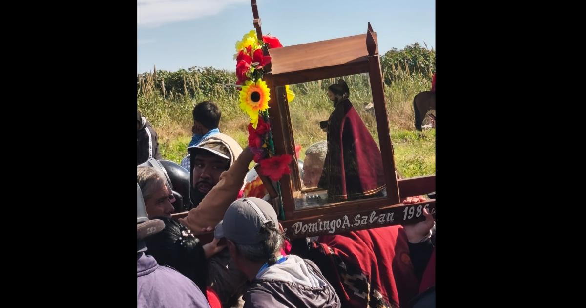 Hay mucha maacutes gente que el antildeo pasado- la 116ordf procesioacuten de San Gil avanza con reacutecord de devotos desde Sacha Pozo
