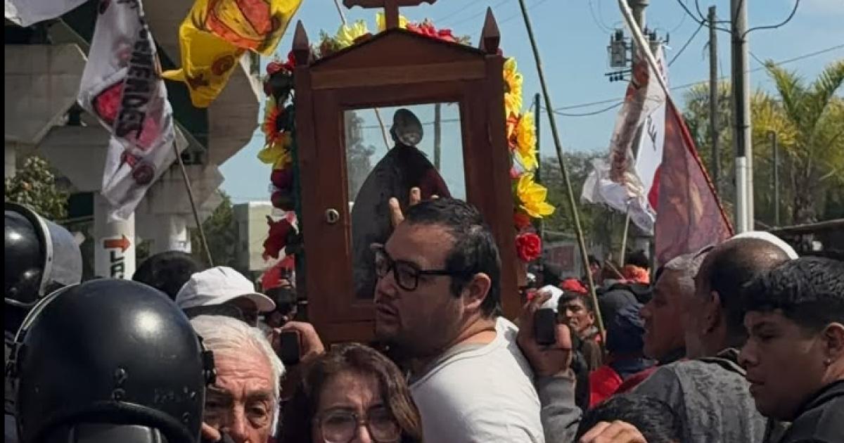 Para miacute San Gil lo es todo- el conmovedor testimonio del devoto que viaja hace 13 antildeos desde Buenos Aires