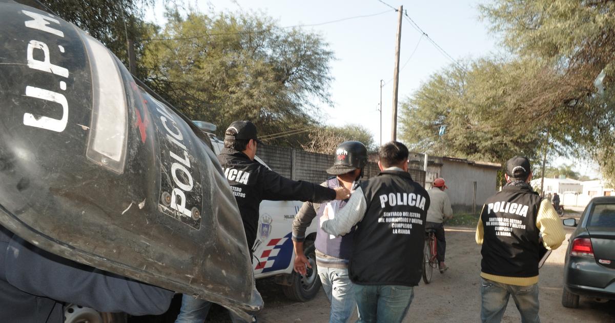 Prisioacuten preventiva para sujeto por asestarle tres puntildealadas a un joven