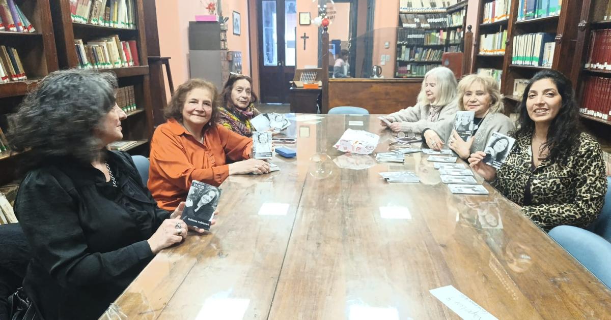 Hubo una Suelta de Poemas en el centro organizada por la SADE