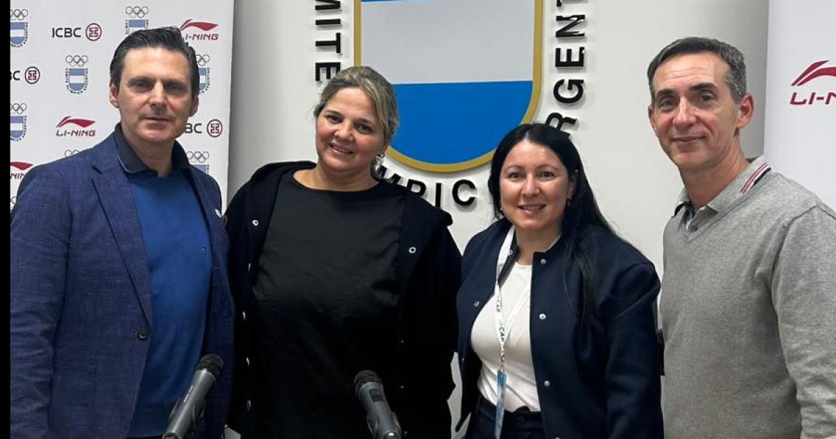 PRESENCIA Las entrenadoras santiagueñas asistieron a la cita