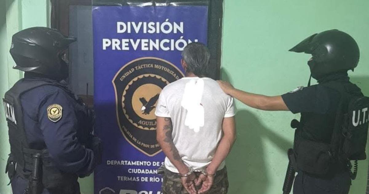 Una adolescente auxilioacute a su tiacutea que estaba siendo agredida por su pareja