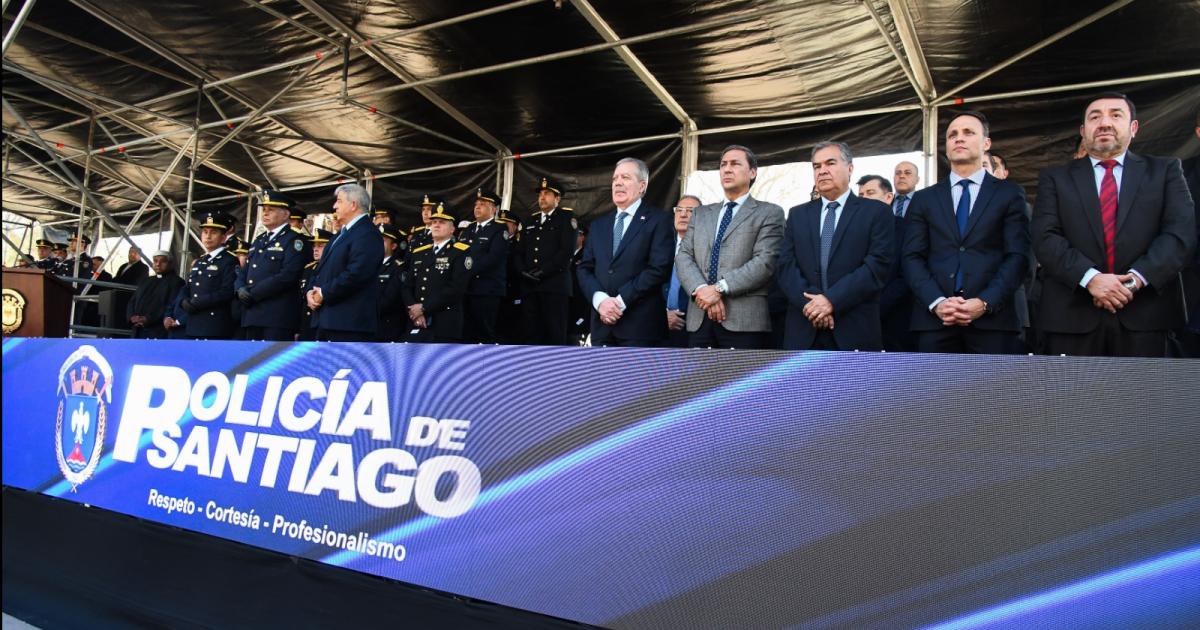 El gobernador Eliacuteas Suaacuterez participoacute del acto por el 74deg aniversario de la Policiacutea de la Provincia