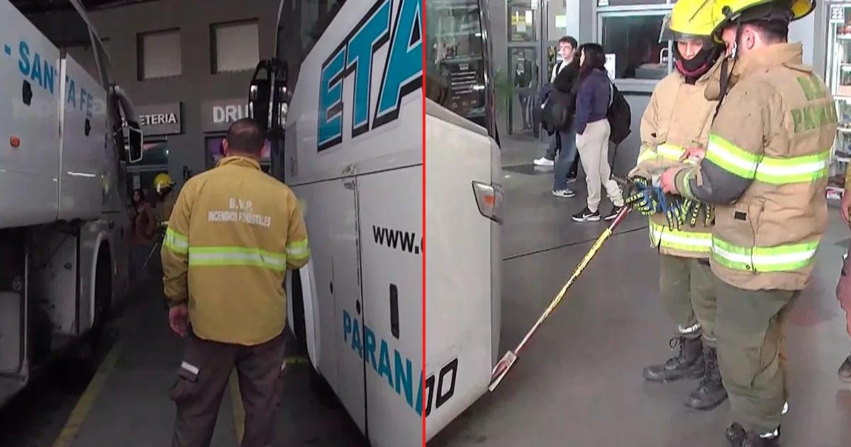 Pasajeros quedaron atrapados dentro de un colectivo en la Terminal de Oacutemnibus