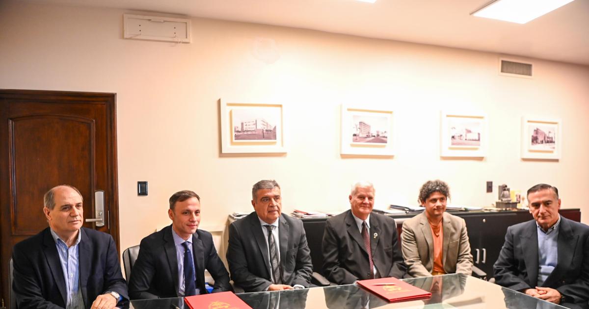 El Gobierno firmoacute acuerdo con Consejo de Ingenieros para el relevamiento y mejora de la red vial rural