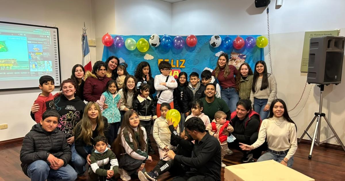 La Fundacioacuten Mariacutea Graciela Maidana celebroacute el Diacutea del Nintildeo junto a pequentildeos pacientes oncoloacutegicos