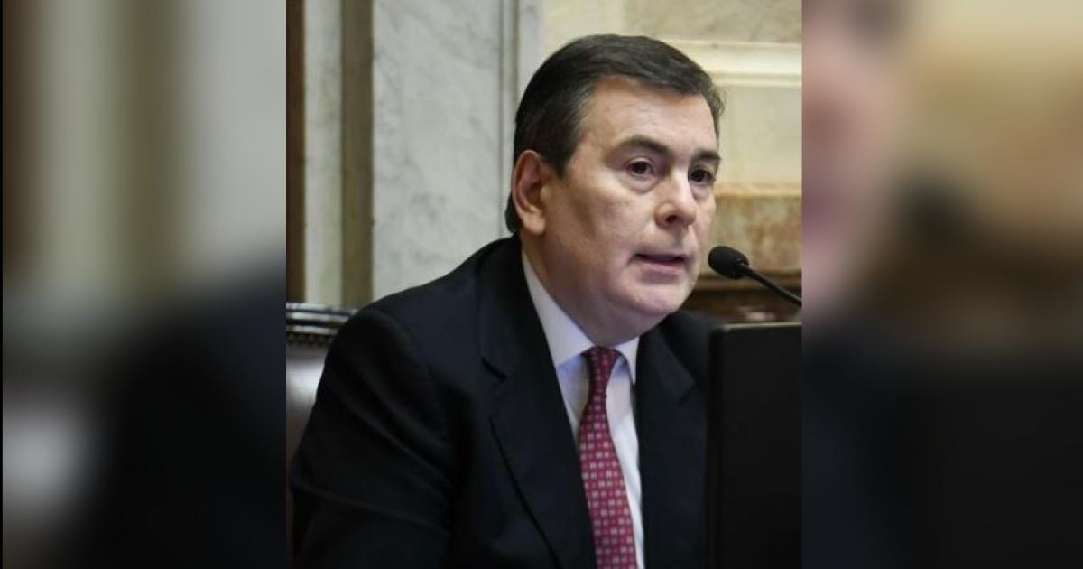 El senador Gerardo Zamora encabeza la mayor suba de imagen positiva en el Senado de la Nacioacuten