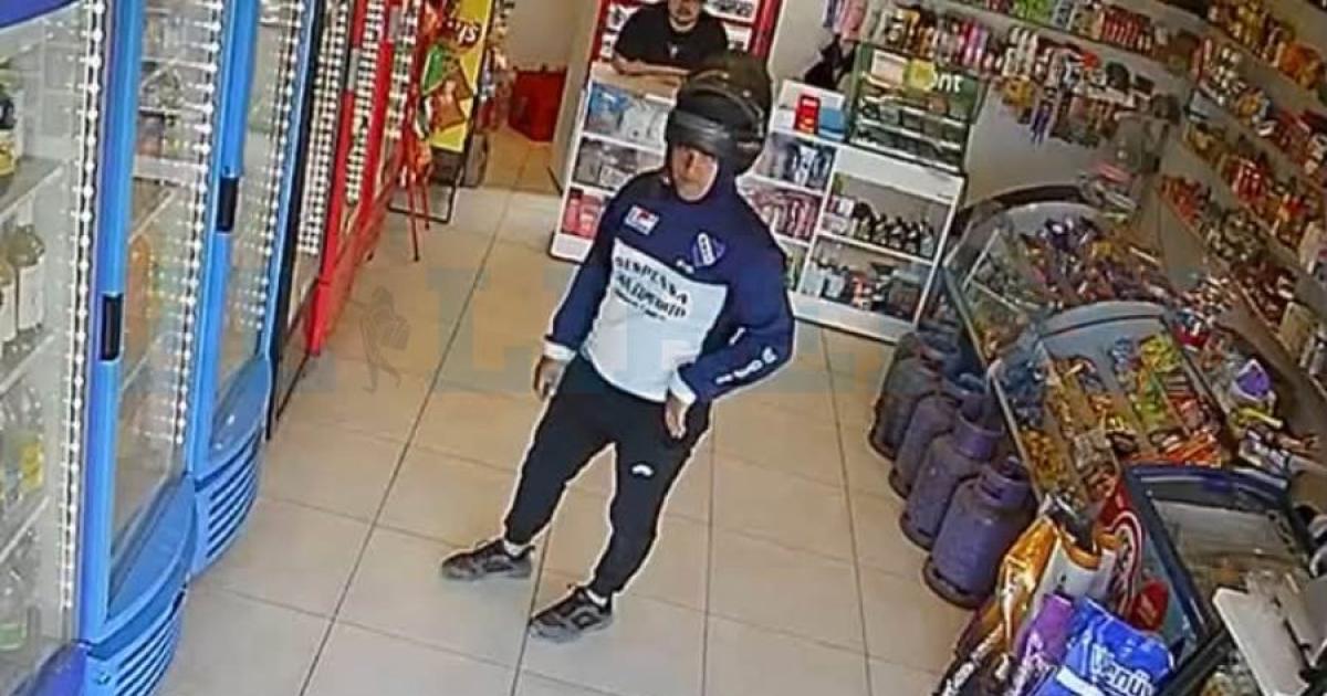 Asaltaron a mano armada un maxikiosco de Ruta 1 y buscan indentificar al delincuente