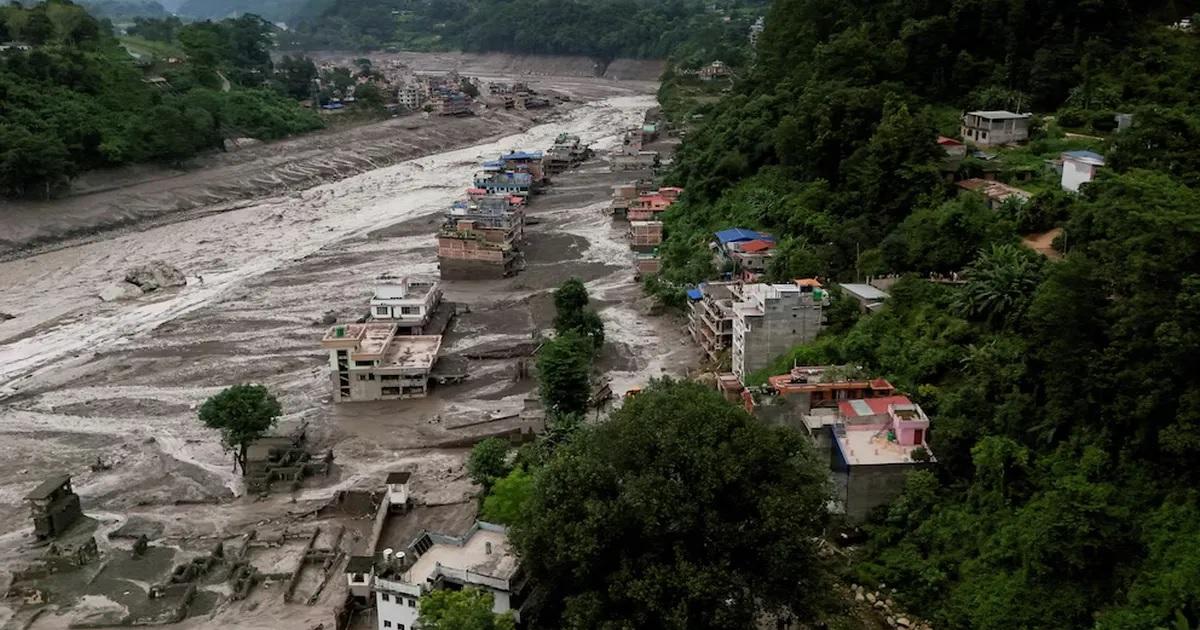 Tragedia- brutal alud en Nepal arrasoacute varias localidades dejoacute maacutes de 100 muertos y 400 desaparecidos