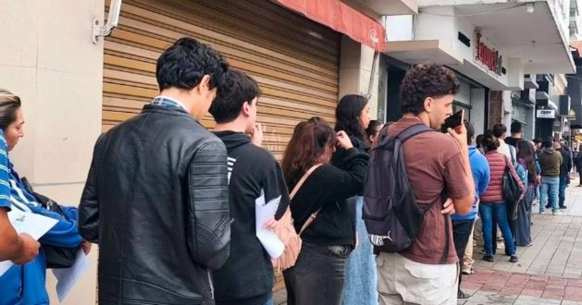 Casi 7 de cada 10 joacutevenes estaacuten inactivos desempleados o tienen un empleo informal