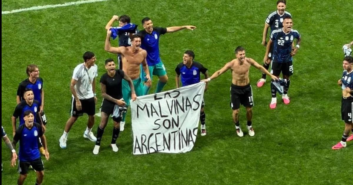 Guintildeo de FIFA a la AFA- las suspensiones por la final con Espantildea podraacuten purgarse en amistosos