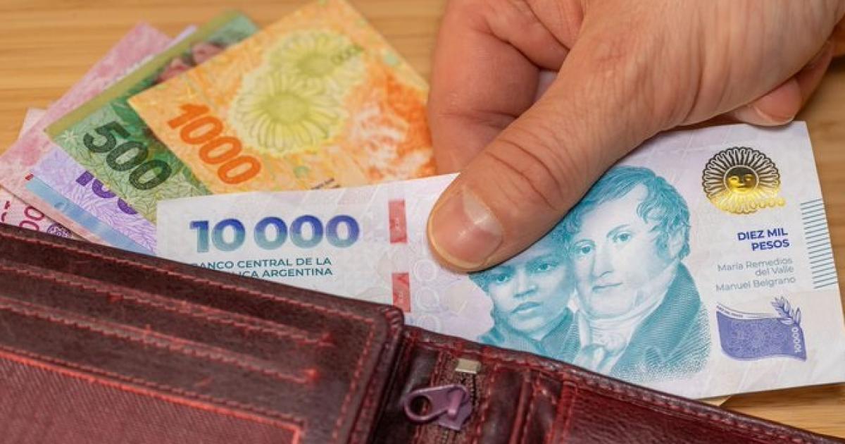 El Gobierno impulsa salarios de maacutes de 1000000 para los trabajadores de menores ingresos