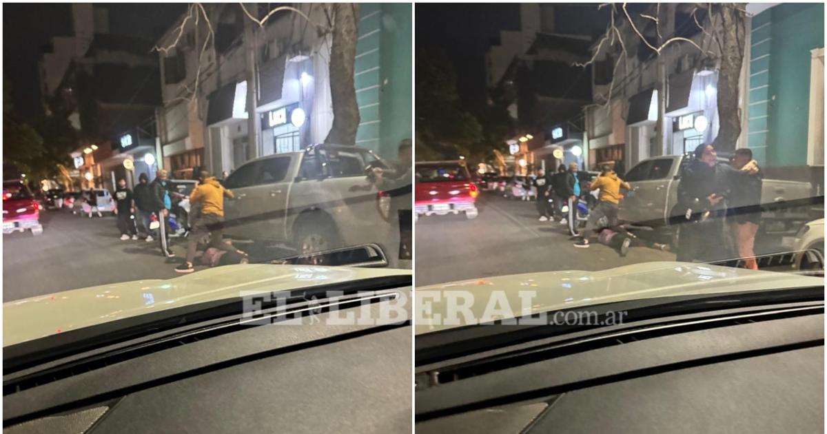Urgente- Transeuacutentes atrapan a un sujeto en plena calle La Plata