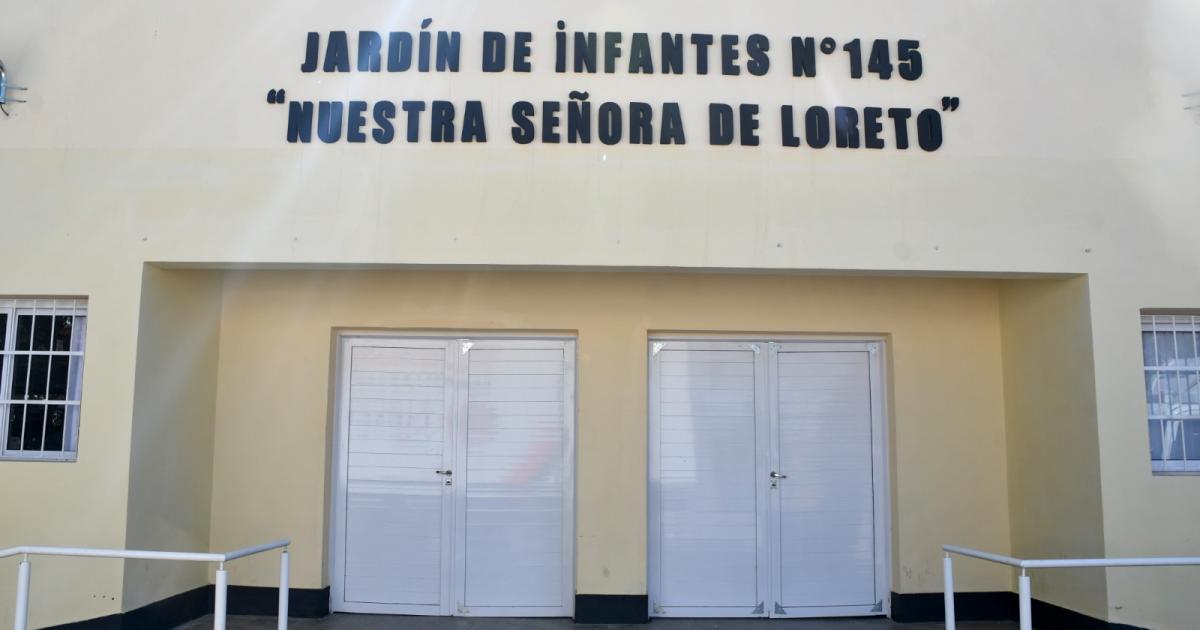 Eliacuteas Suaacuterez inaugura obras escolares en Atamisqui y Loreto