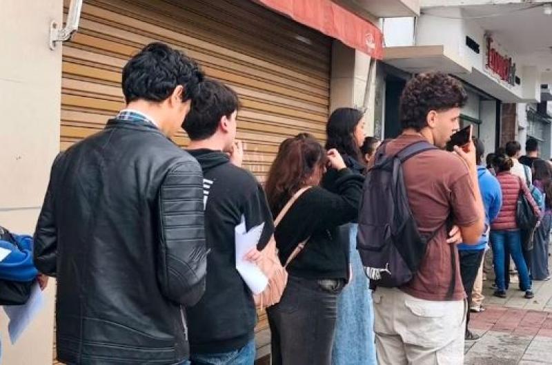 Casi 7 de cada 10 joacutevenes estaacuten inactivos desempleados o tienen un empleo informal