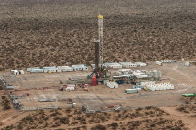 Argentina alcanza una produccioacuten reacutecord de petroacuteleo gracias al impulso de Vaca Muerta