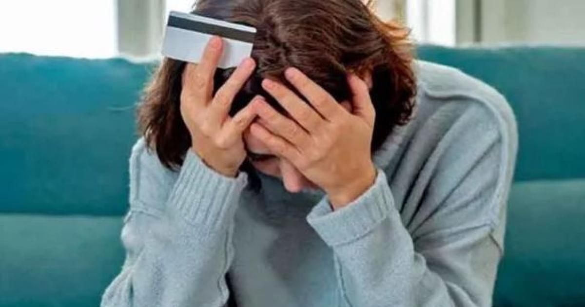 El Financial Times advirtió el récord de deudas en las familias Argentinas - Foto creada por IA