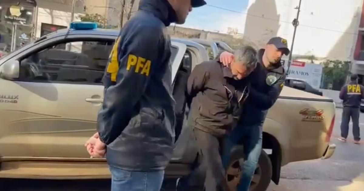 Bebote Álvarez este viernes al ser detenido por la Policía Federal