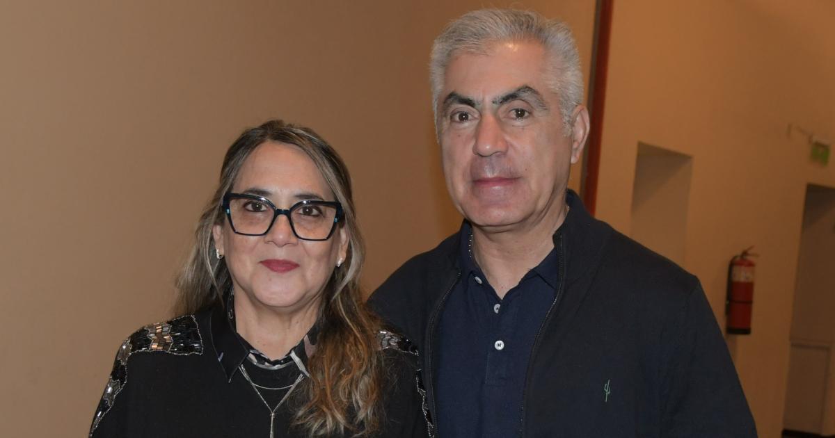 SIETE VIENTOS EN EL SALOacuteN DE LOS ESPEJOS
