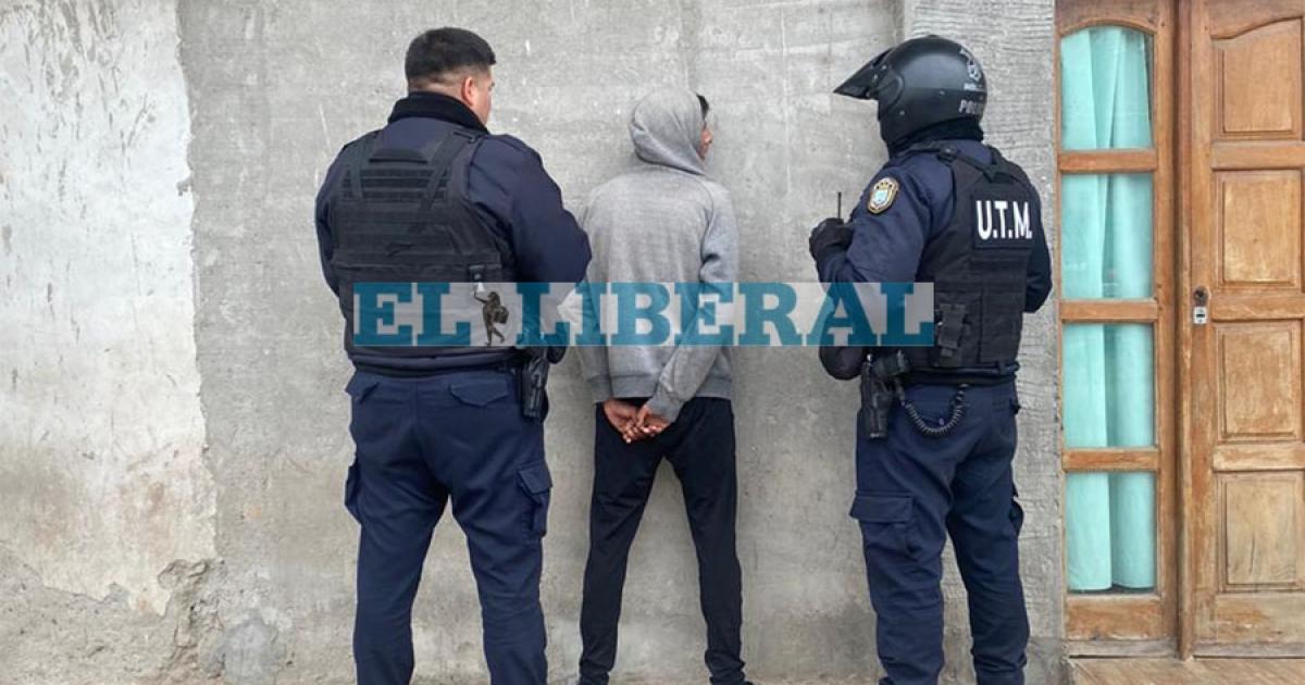 Barrio Mariano Moreno- atrapan a un ladroacuten tras robar un celular y golpear a un vecino