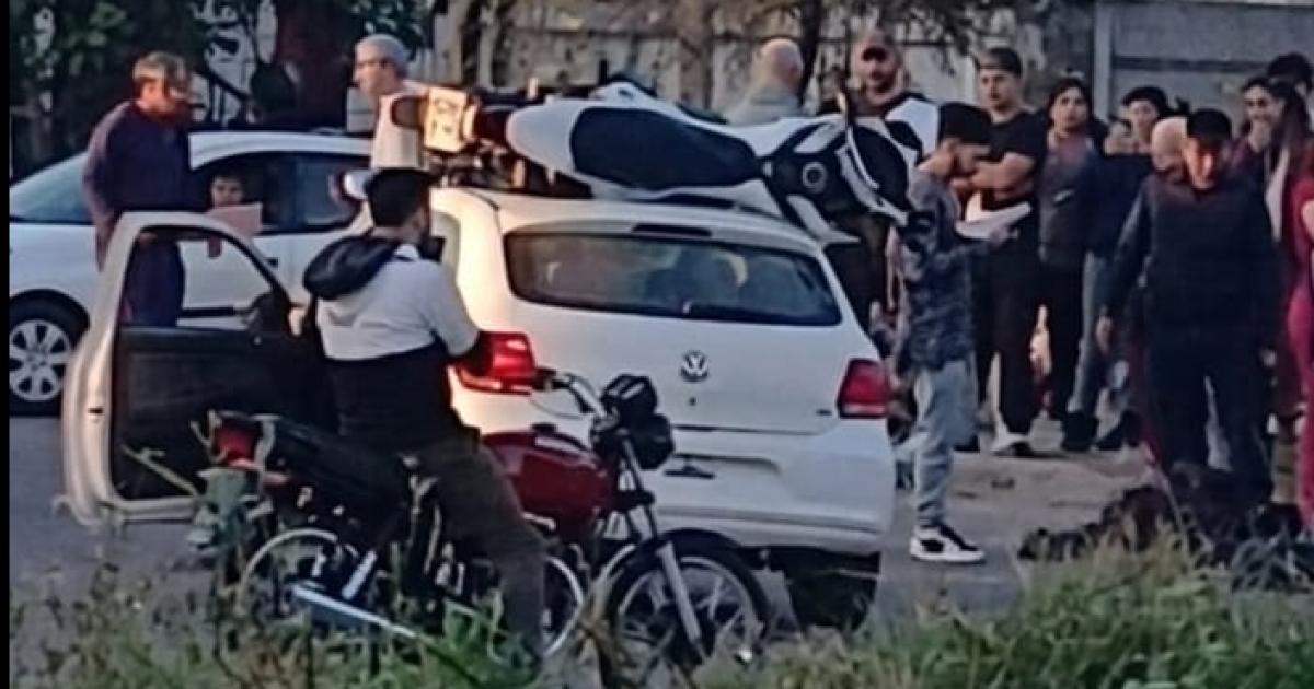 Violento accidente en el Ejeacutercito Argentino- dos policiacuteas heridos