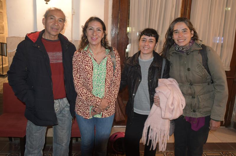 SIETE VIENTOS EN EL SALOacuteN DE LOS ESPEJOS