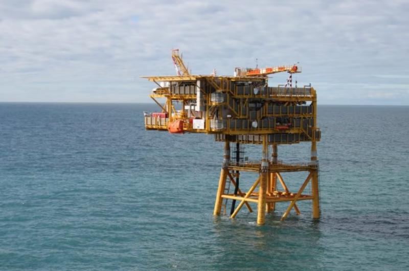 YPF entra en la exploración petrolera offshore en Uruguay- los detalles del acuerdo