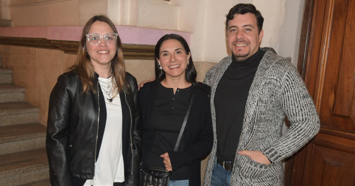 SIETE VIENTOS EN EL SALOacuteN DE LOS ESPEJOS