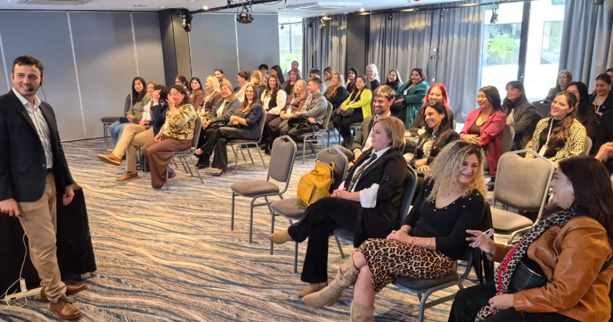 DISERTANTE Martín Villarreal magíster en Marketing y coach ontológico