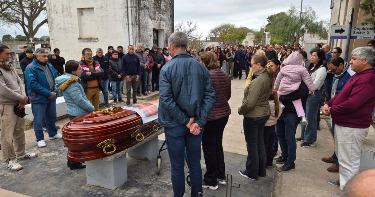 Conmovedora despedida al Polaco Groh Riemersma en el cementerio de Bandera