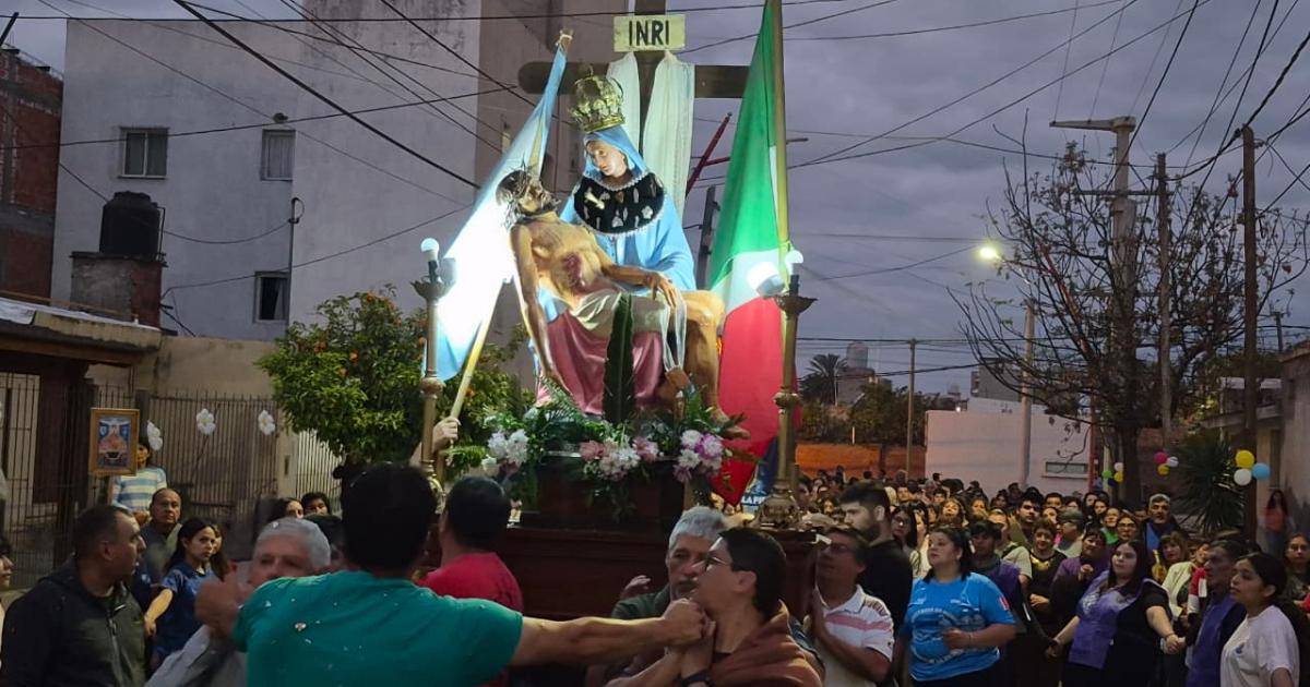 Procesión de Virgen de la Piedad en el B° Sarmiento (Foto- EL LIBERAL)