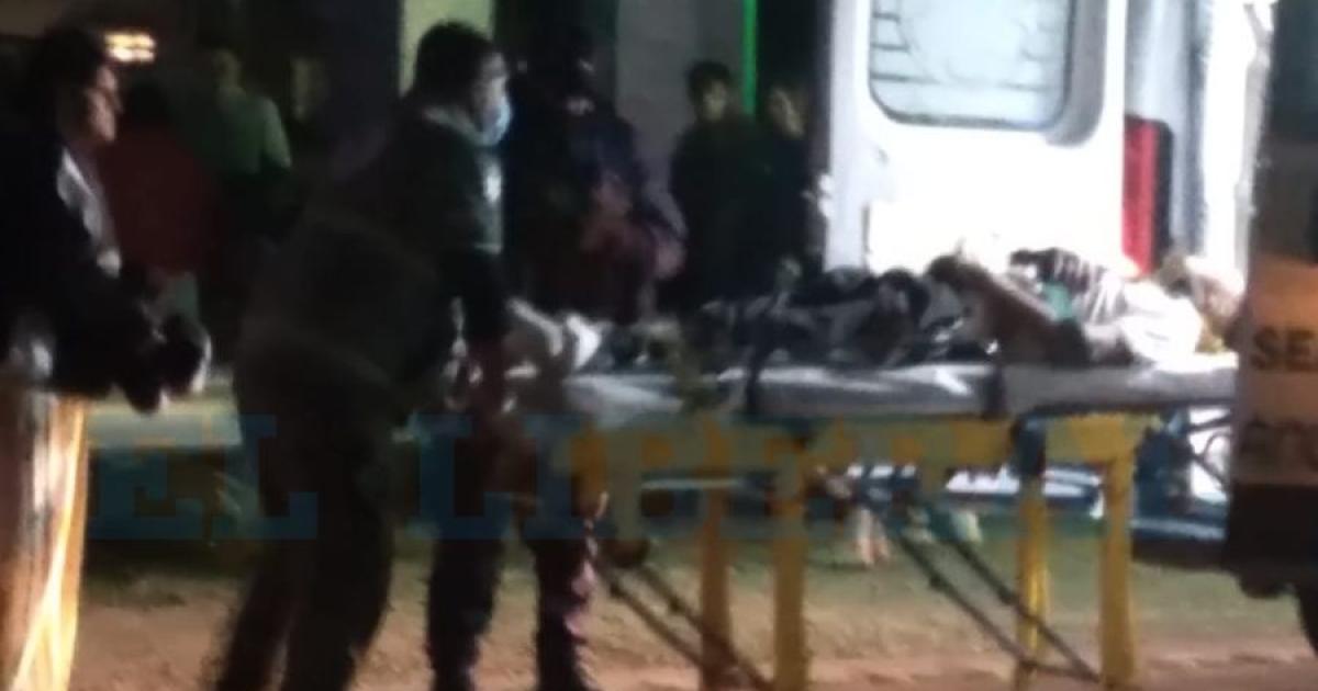 Un joven fue trasladado al hospital tras caer desde un puente peatonal en la Circunvalacioacuten