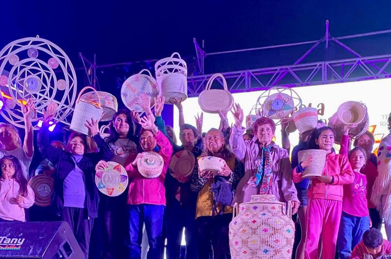 Exitosa primera noche de la Fiesta Nacional del Canasto en Las Termas
