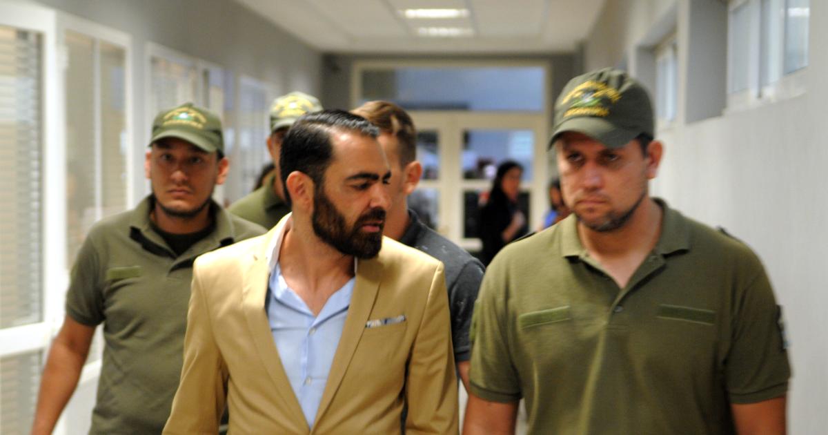 Fiscaliacutea por la proacuterroga de prisioacuten preventiva defensa por la libertad de Ramiro Petros