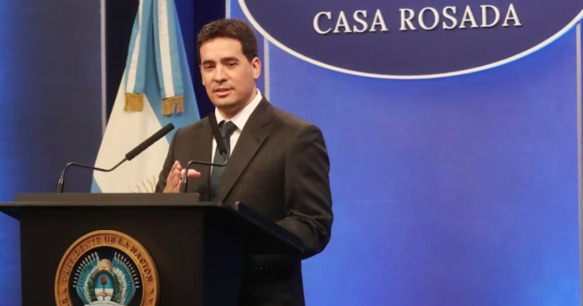  Adri�n Ravier en conferencia de prensa en Casa Rosada (Foto- Presidencia)