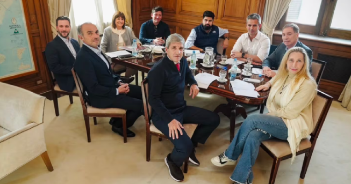 Se re�ne la plana mayor de LLA (Foto- Presidencia)