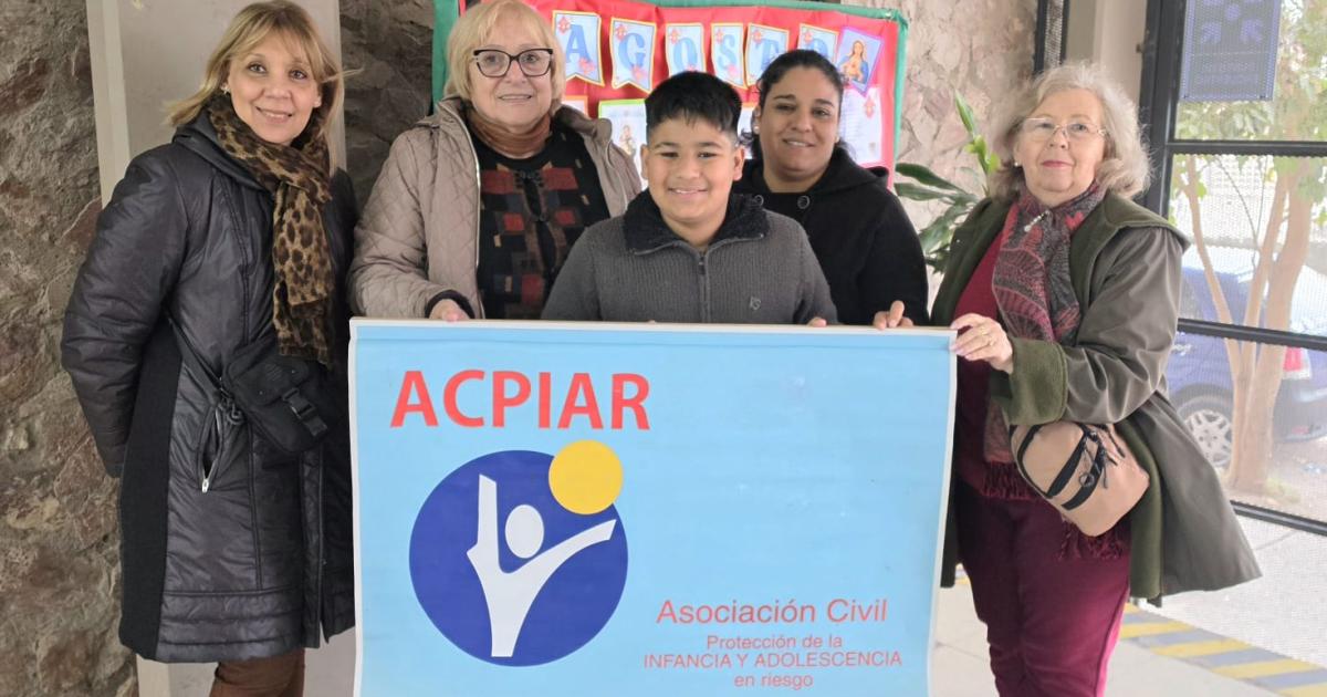 Dos nuevos becarios de Acpiar que renueva su compromiso educativo