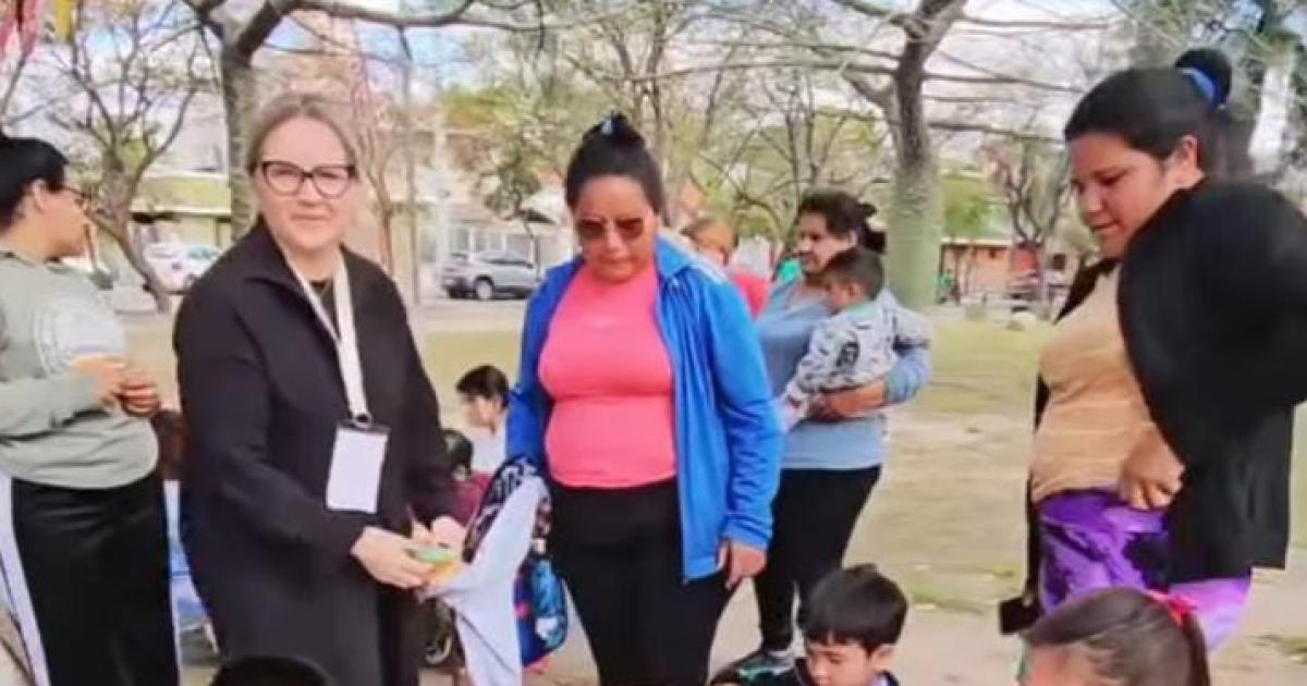 Exitoso Juguemos en tu barrio en la plaza Sarmiento 