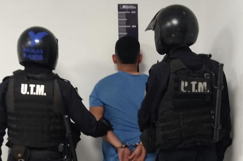 Detuvieron a un joven que teniacutea pedido de detencioacuten por robo