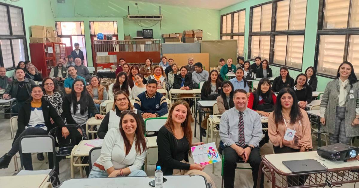 Desarrollan charla en Antildeatuya para abordar la diversidad en el aula