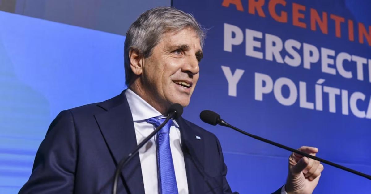 Luis Caputo respondió a las críticas de la UIA (Foto- Prensa Gobierno)