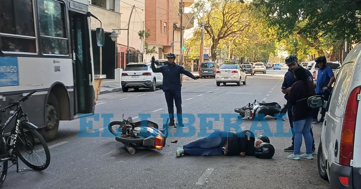 Choque de motos en Av Roca dejó heridos
