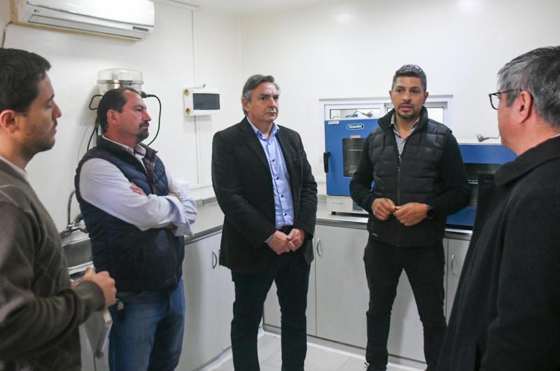 Fortalecen la sanidad animal con laboratorio del Vivero San Carlos