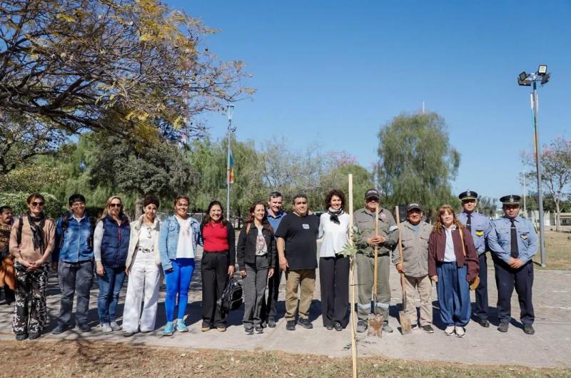 Se concretoacute Plantaacute y Cantaacute en el marco del  72ordm aniversario termense