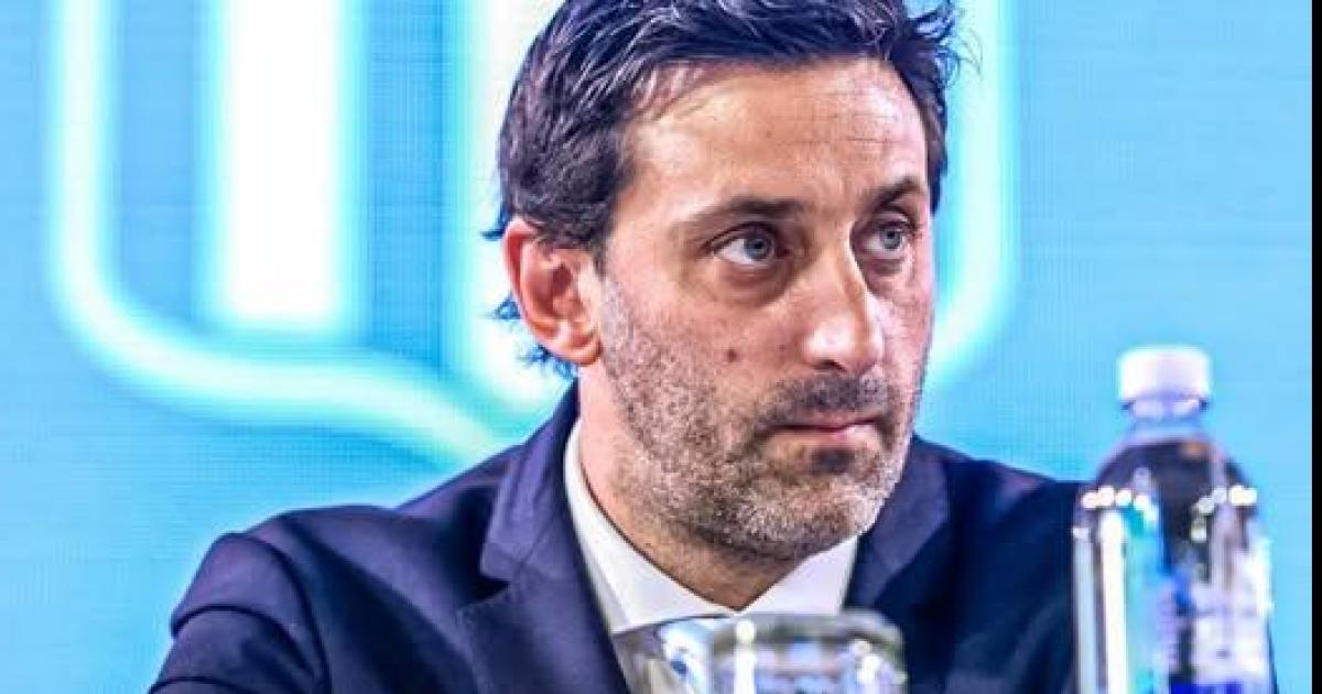 Diego Milito se hizo cargo del momento de Racing