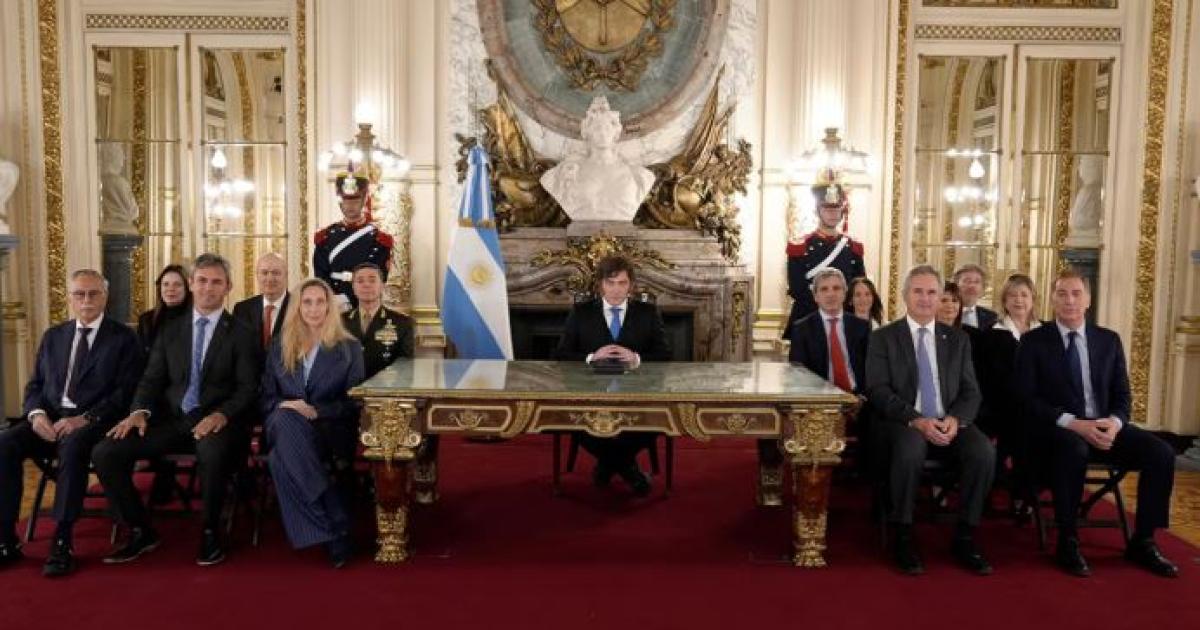 Fuerte advertencia del Reino Unido tras las medidas de Milei por las Malvinas- Nuestras Fuerzas Armadas estaacuten en alerta