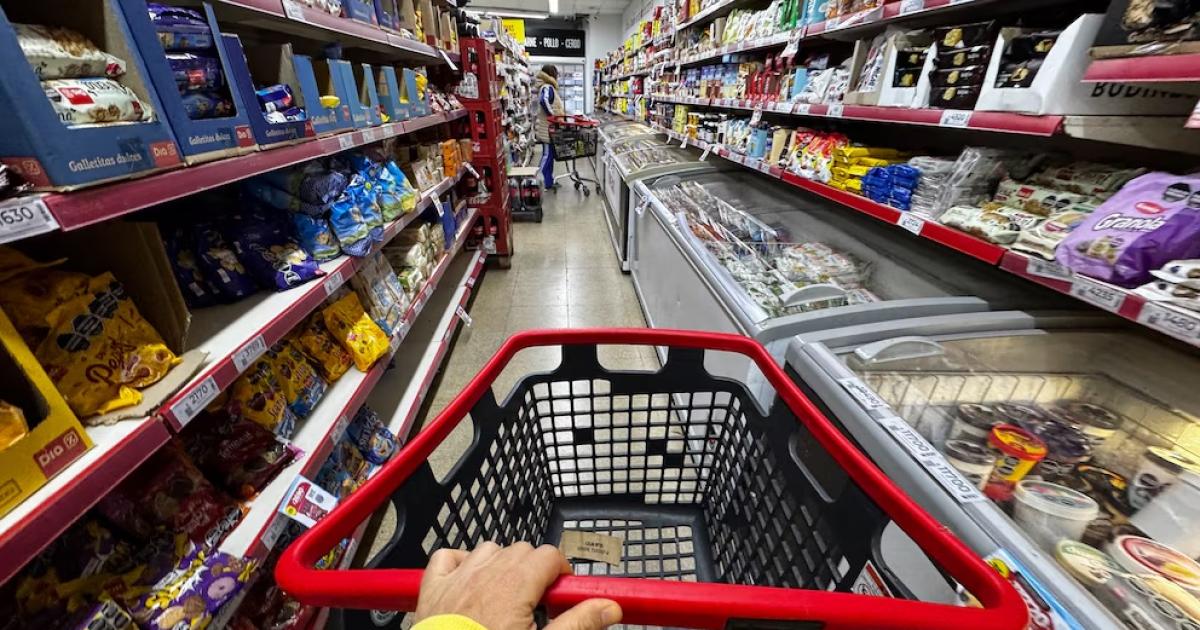 La inflación perforaría el 2-en-porciento- mensual en agosto segn las consultoras que releva el BCRA (Fuente- EFE)